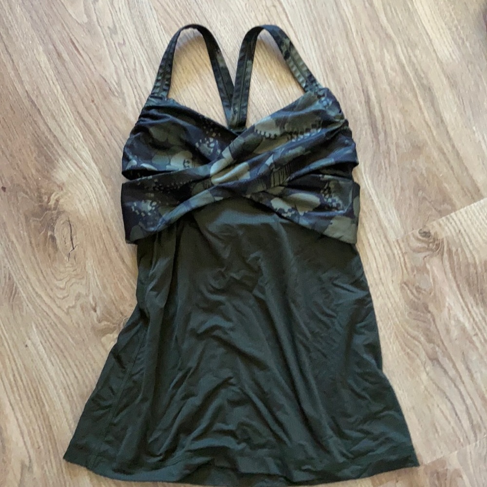 Lululemon criss cross top